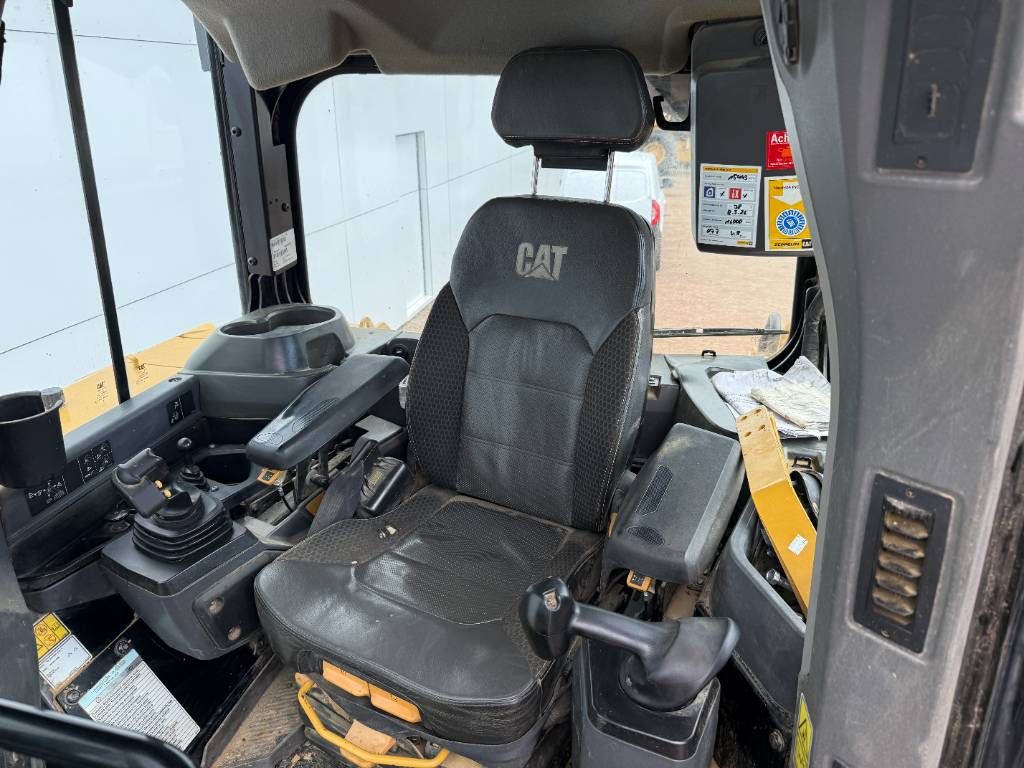 CAT D6XE LGP - German Machine / Ripper Valve