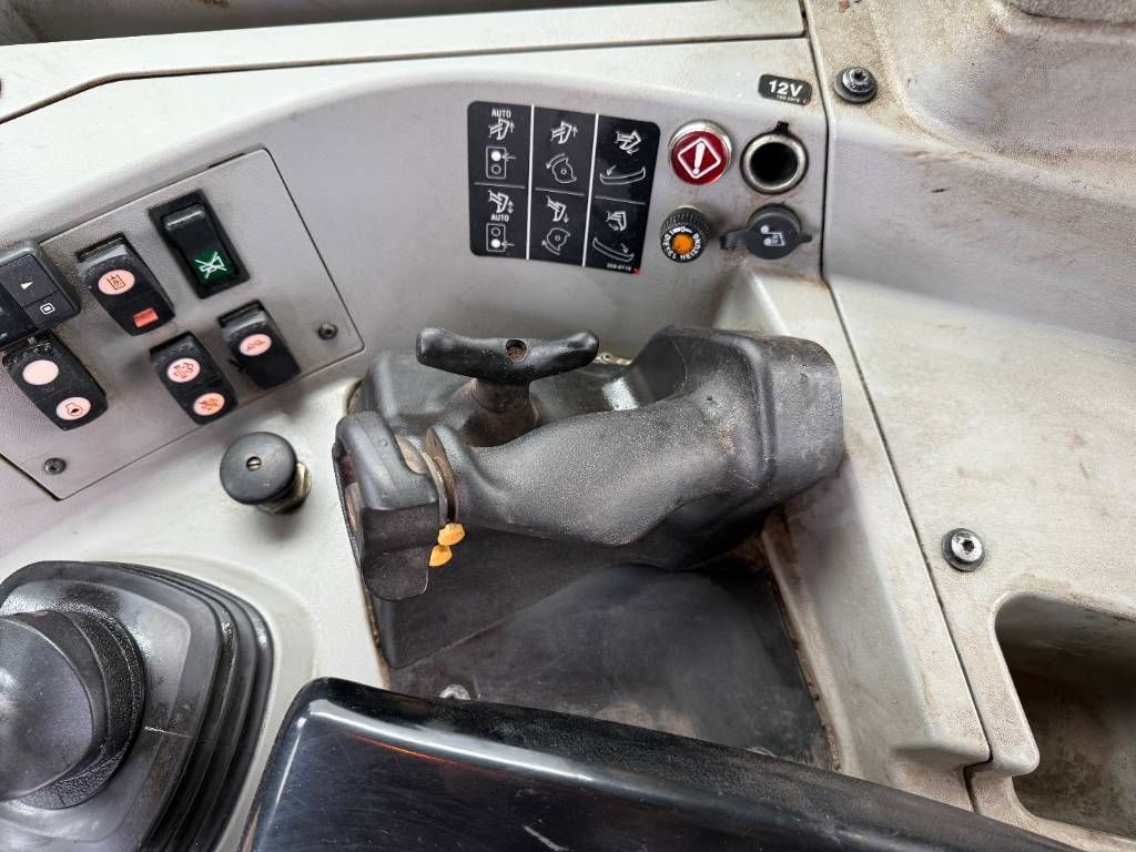 CAT D8T LGP - German Machine / Ripper Valve