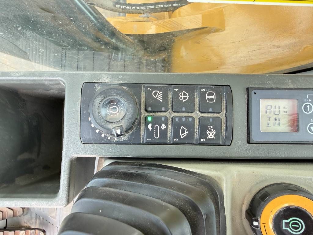 CAT 350 - BRAND NEW / UNUSED / Hammer Lines