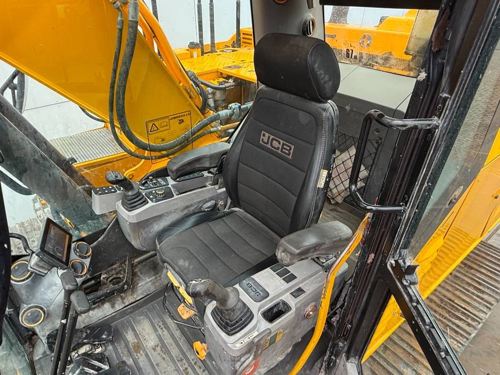 JCB 220X-LC - Quick Coupler / Automatic Greasing