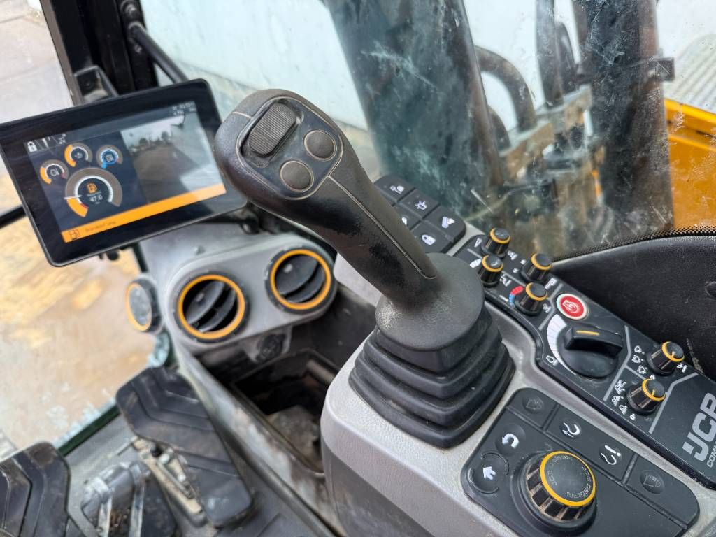 JCB 220X-LC - Quick Coupler / Automatic Greasing