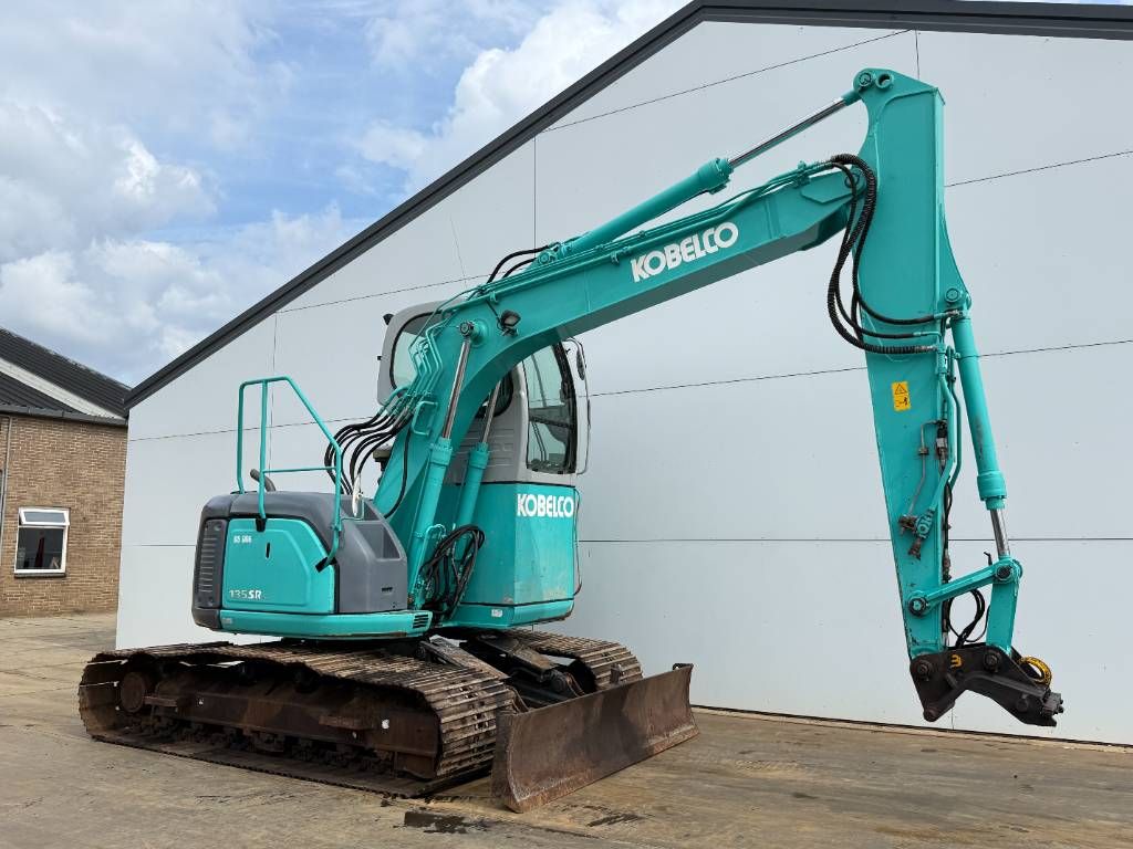 Kobelco SK135SRLC-1E - Extra High Cabin / Hammer Lines