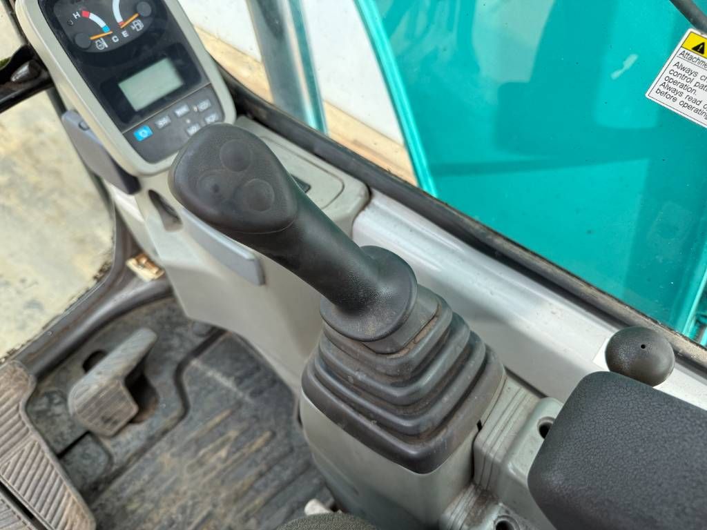 Kobelco SK135SRLC-1E - Extra High Cabin / Hammer Lines