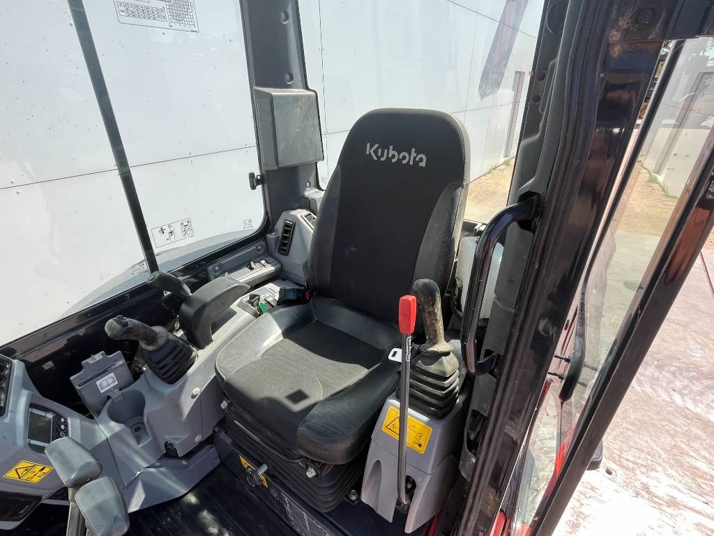 Kubota KX037-4 - Hammer Lines / Quick Coupler