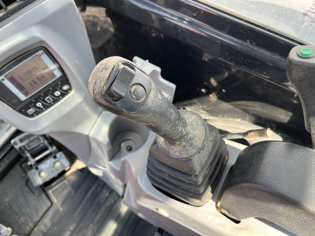 Kubota KX037-4 - Hammer Lines / Quick Coupler
