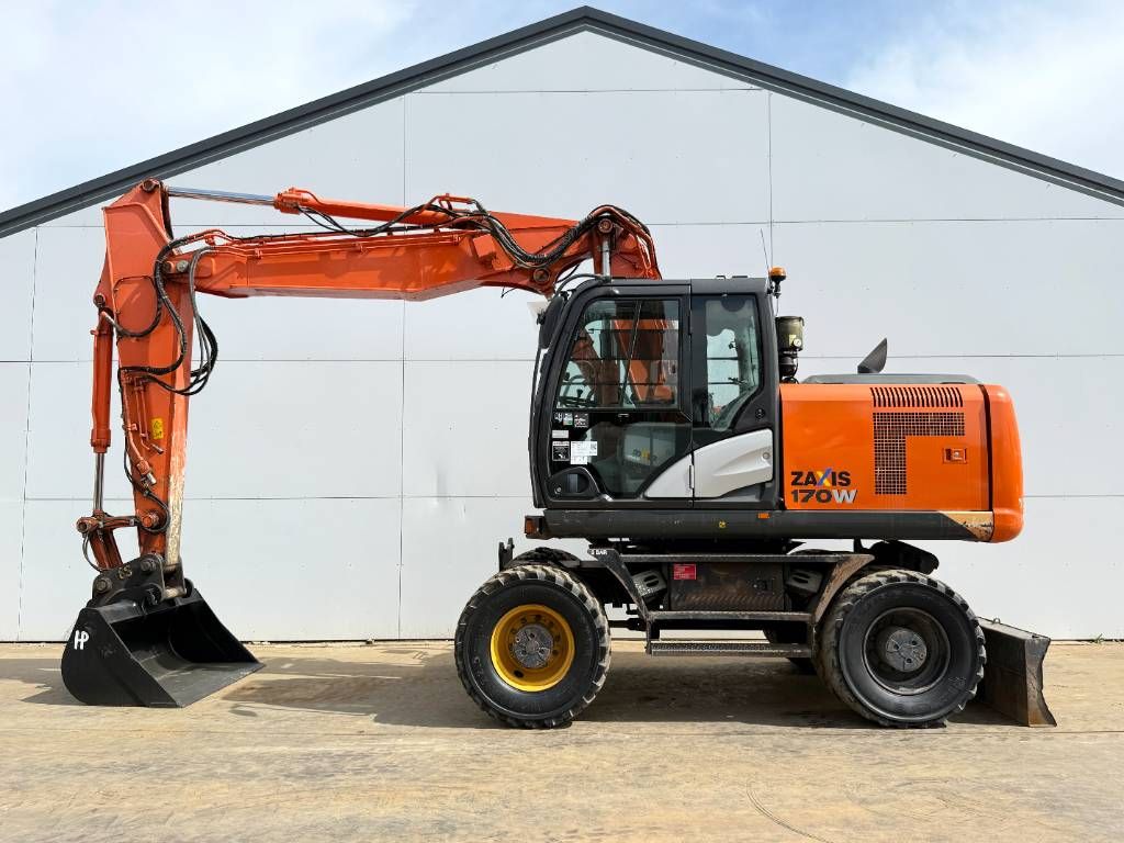 Hitachi ZX170W-5B - Blade / Triple Boom / Auto Greasing