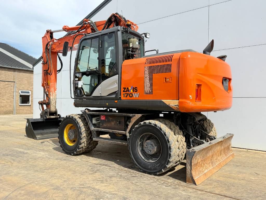 Hitachi ZX170W-5B - Blade / Triple Boom / Auto Greasing