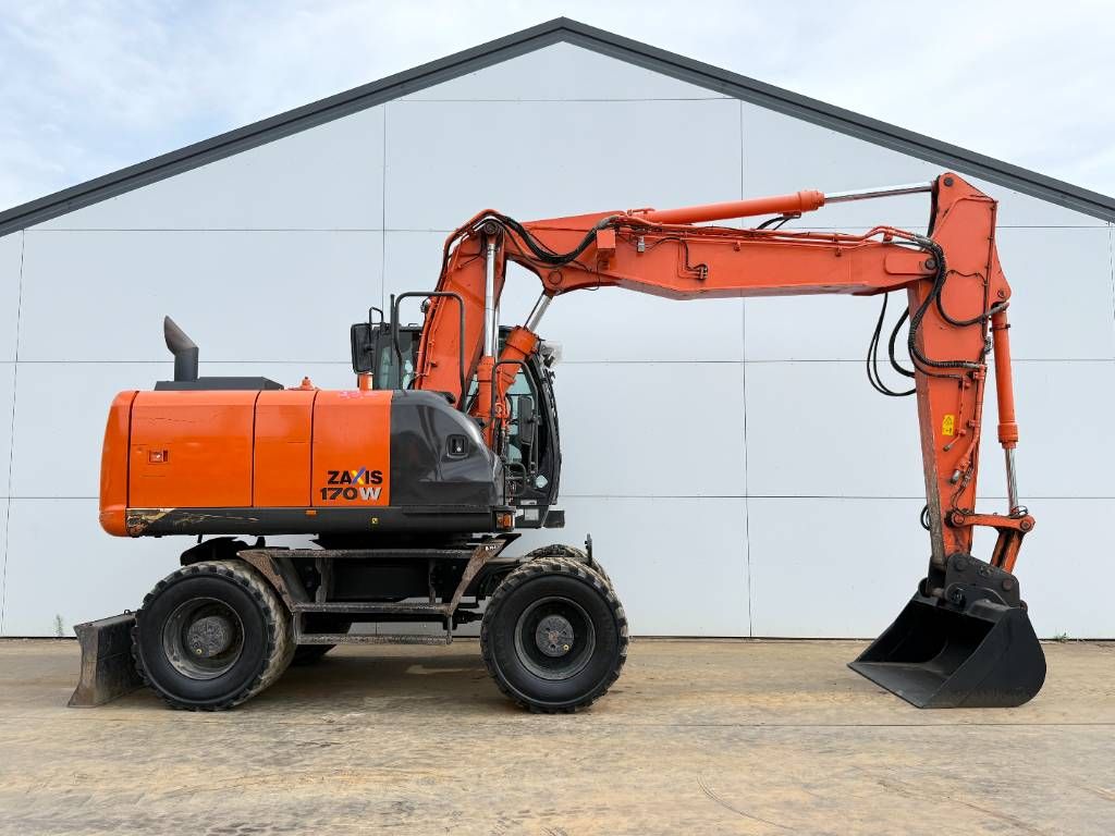 Hitachi ZX170W-5B - Blade / Triple Boom / Auto Greasing