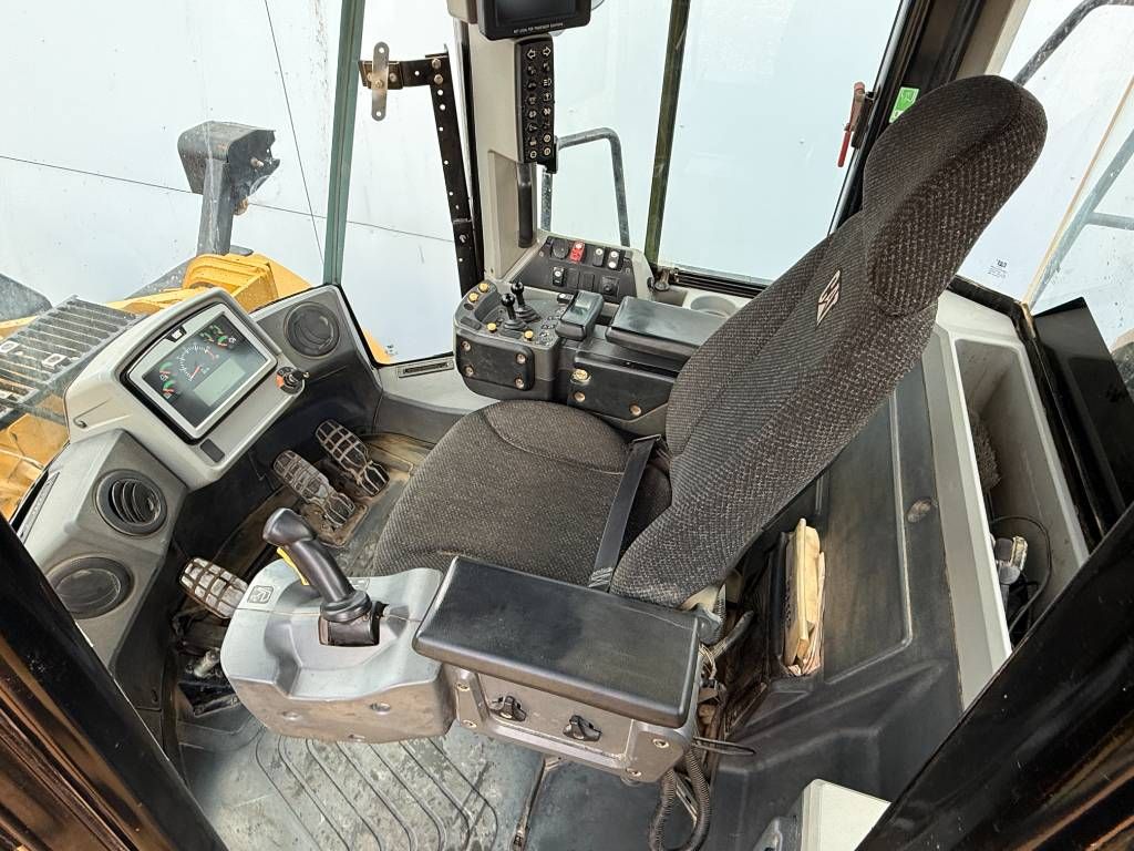 CAT 966 M - Automatic Greasing / Camera