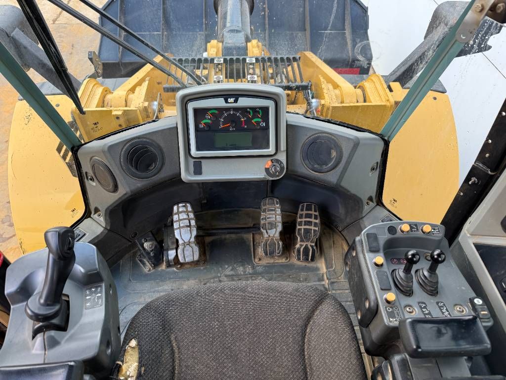 CAT 966 M - Automatic Greasing / Camera