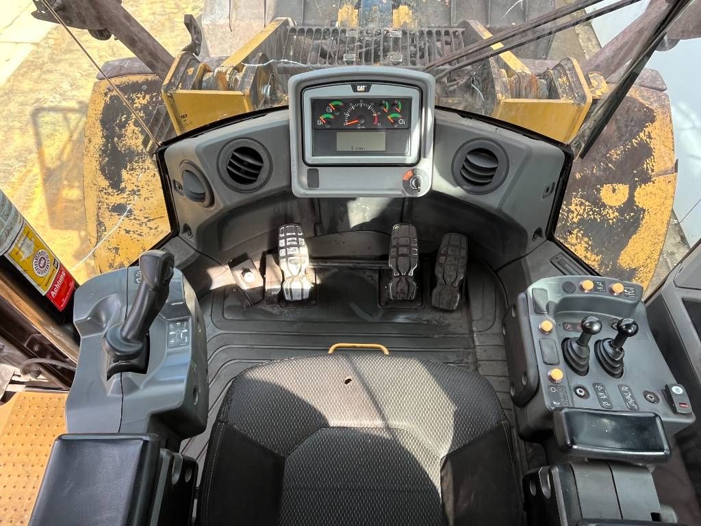 CAT 972M - Automatic Greasing / Camera