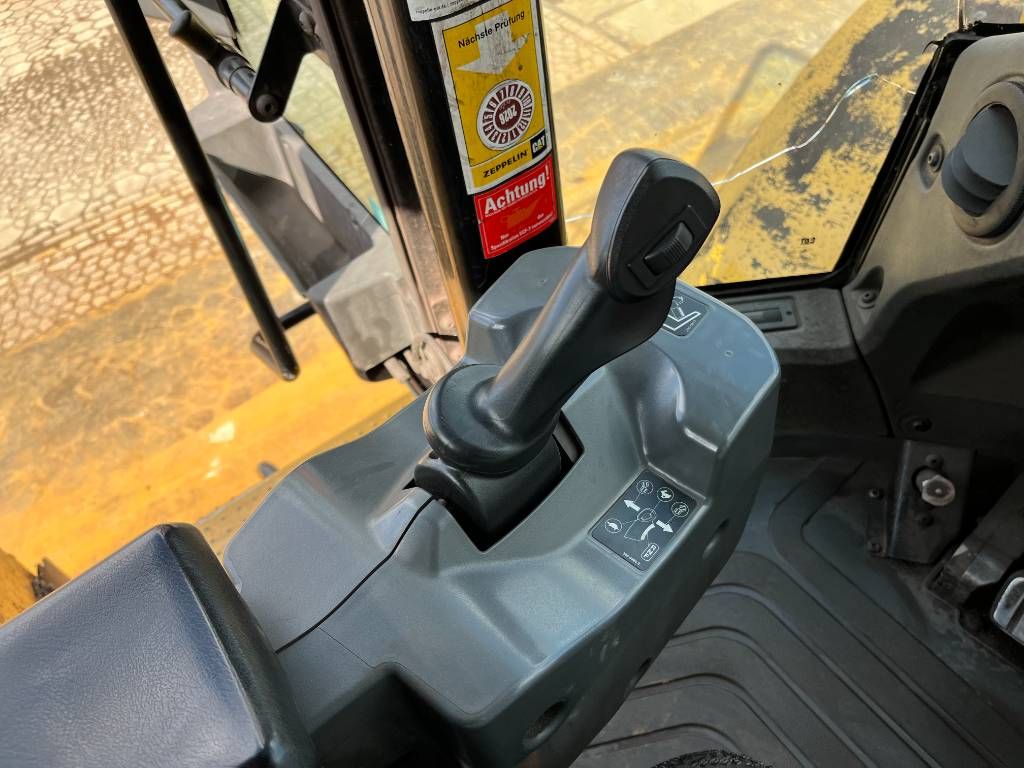 CAT 972M - Automatic Greasing / Camera