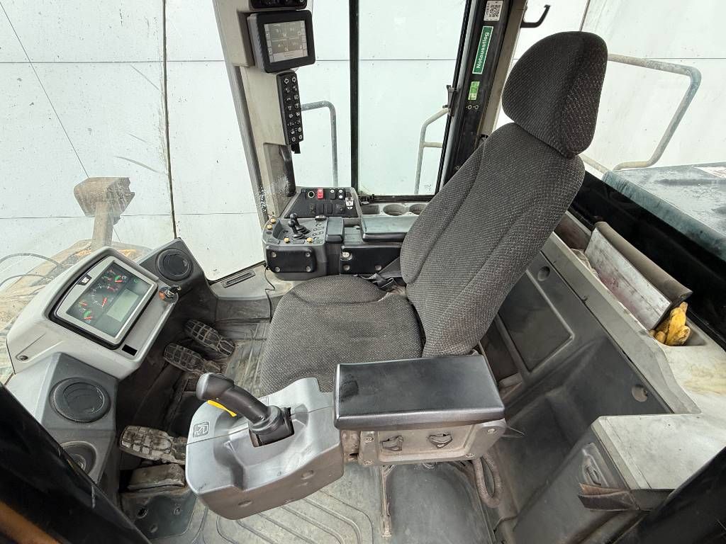 CAT 980M - Automatic Greasing / German Machine
