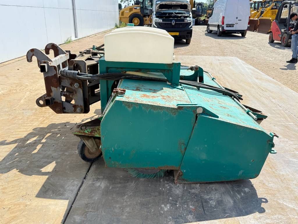 SMB UKM 2.5 - Sweeper / Kehrmaschine / Veegmachine