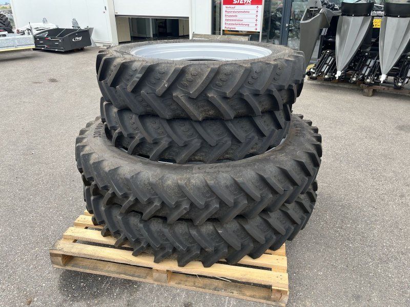 BKT 320/90 R54+320/85R38