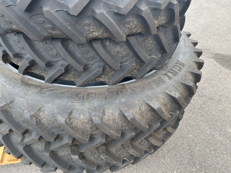 BKT 320/90 R54+320/85R38