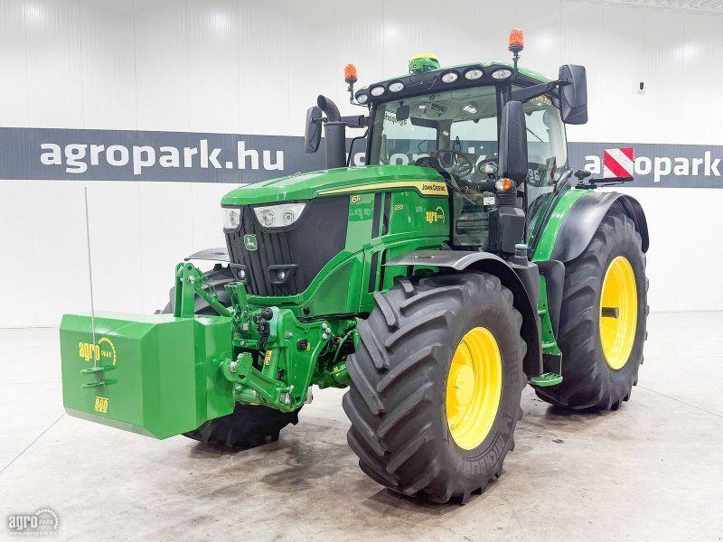 John Deere 6R 230