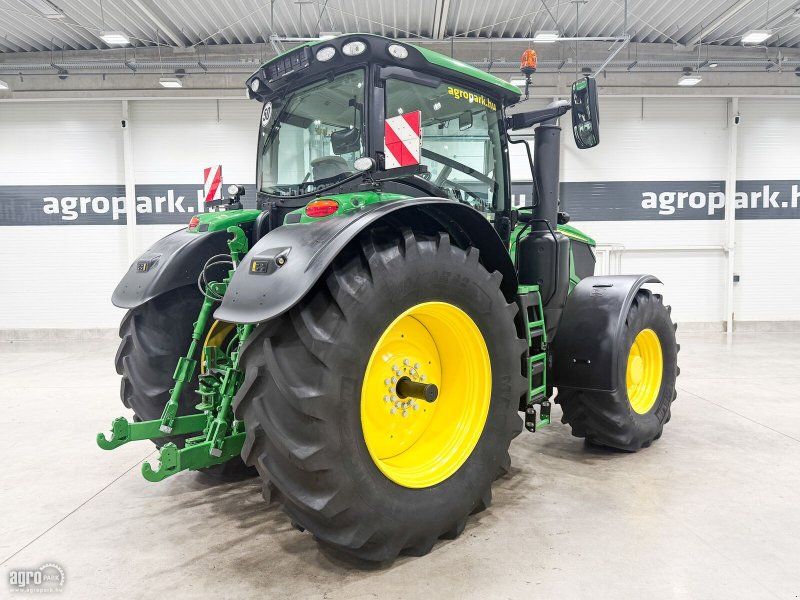 John Deere 6R 230