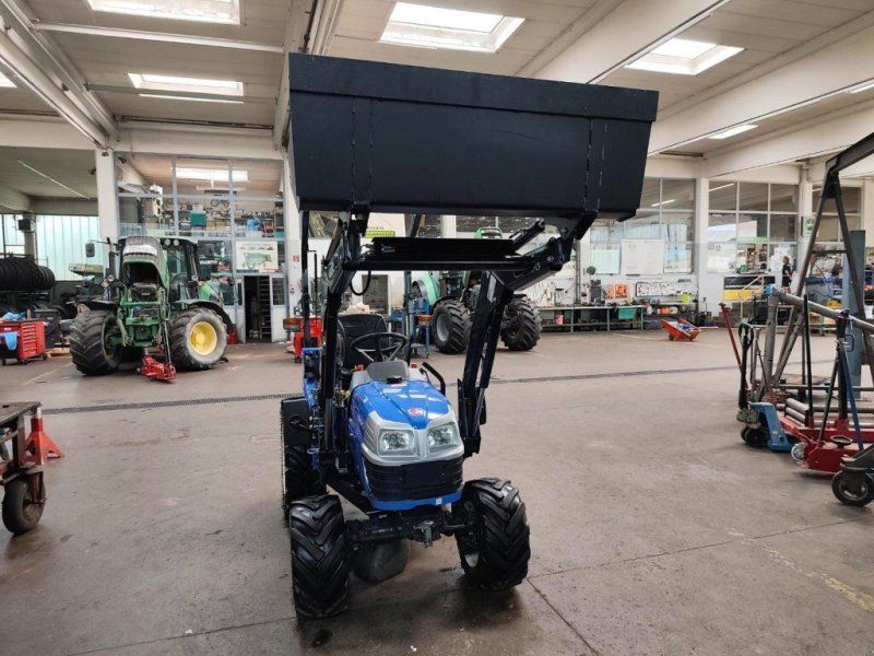 Iseki TM 3187 KOMPAKTTRAKTOR MIT FRONTLADER UND LEICHT