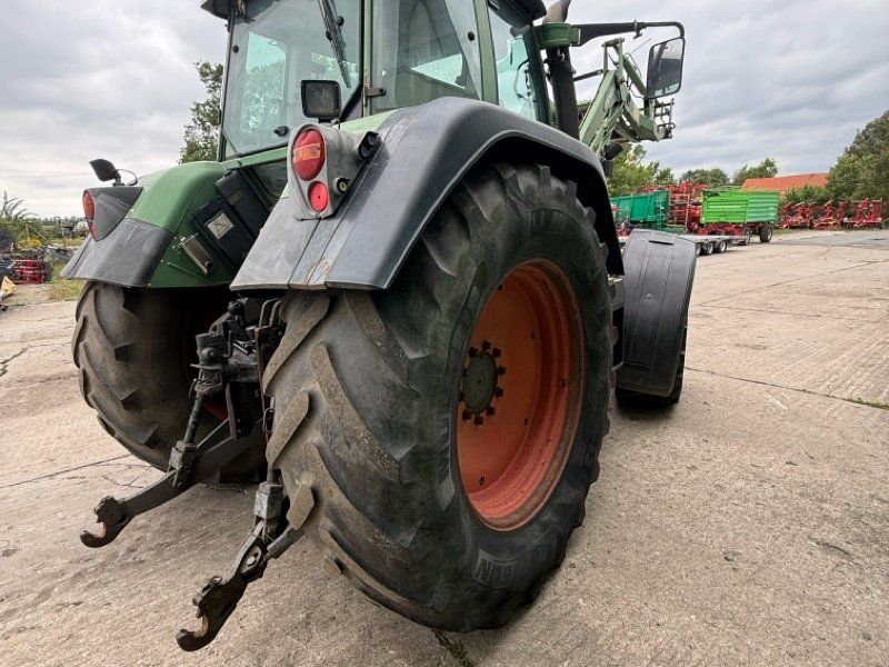 Fendt Vario 818 TMS mit Frontlader