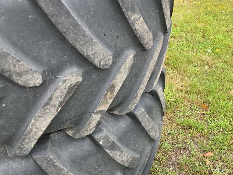 650/65R42 Michelin
