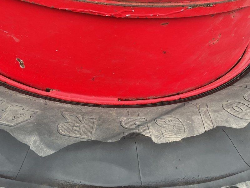 650/65R42 Michelin