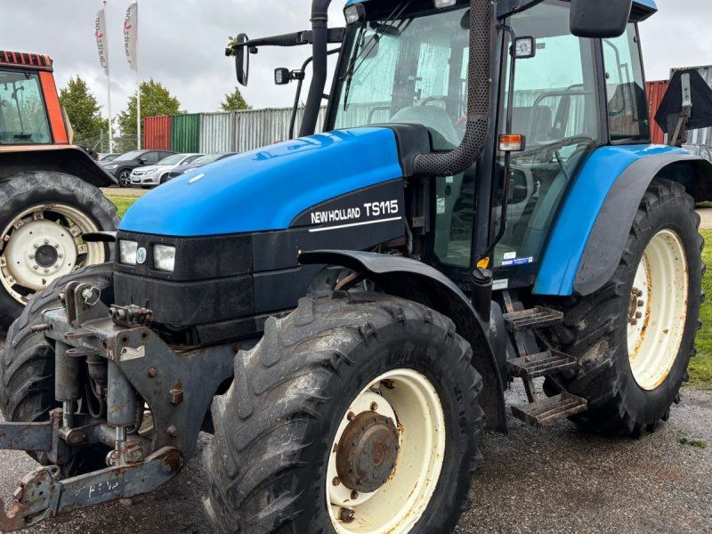 New Holland TS115