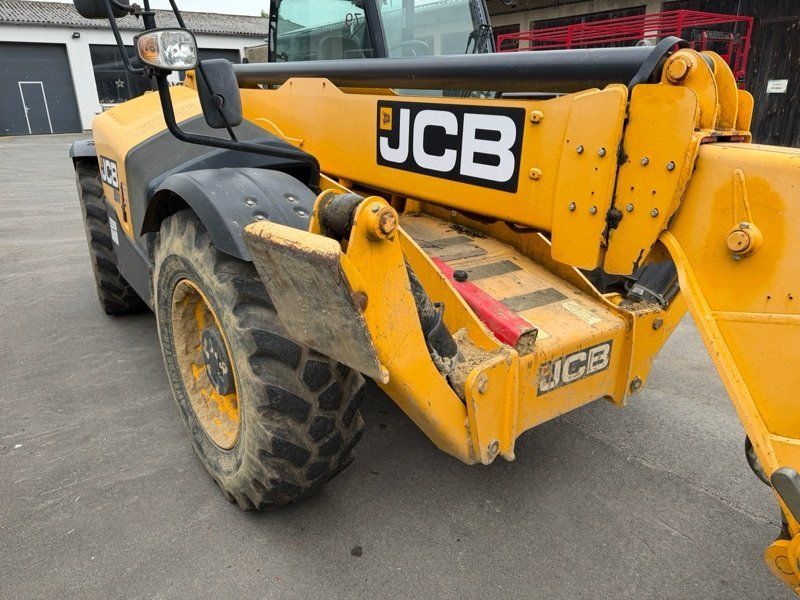 JCB 540-140