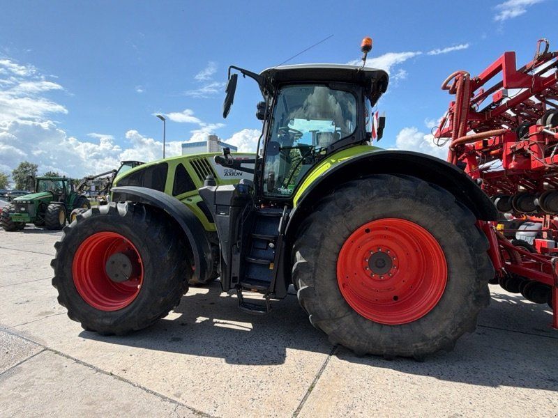 Claas Axion 930
