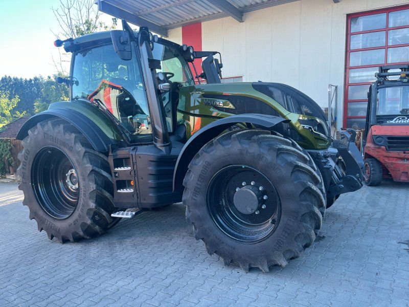 Valtra T215D