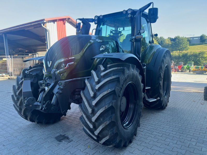 Valtra T215D