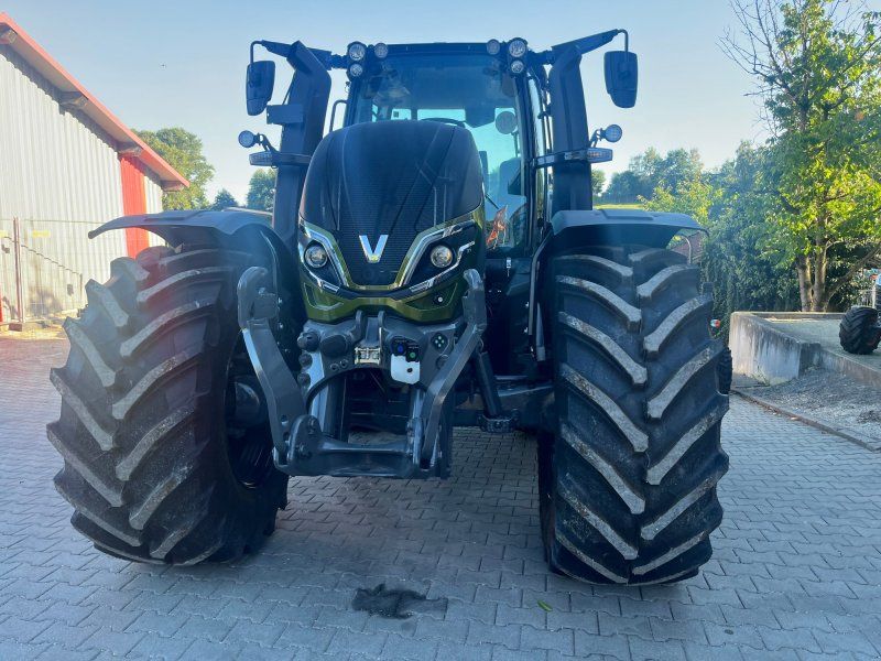 Valtra T215D