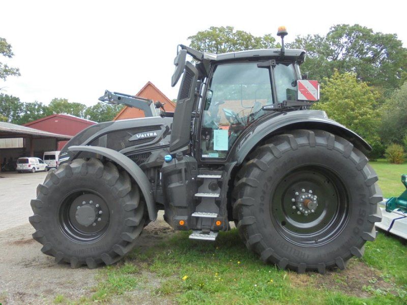 Valtra Q 245