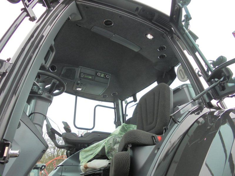 Valtra Q 245