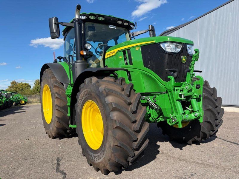 John Deere 6R 195