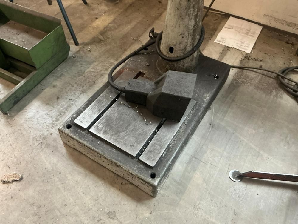 Alzmetall AX2/S Säulenbohrmaschine