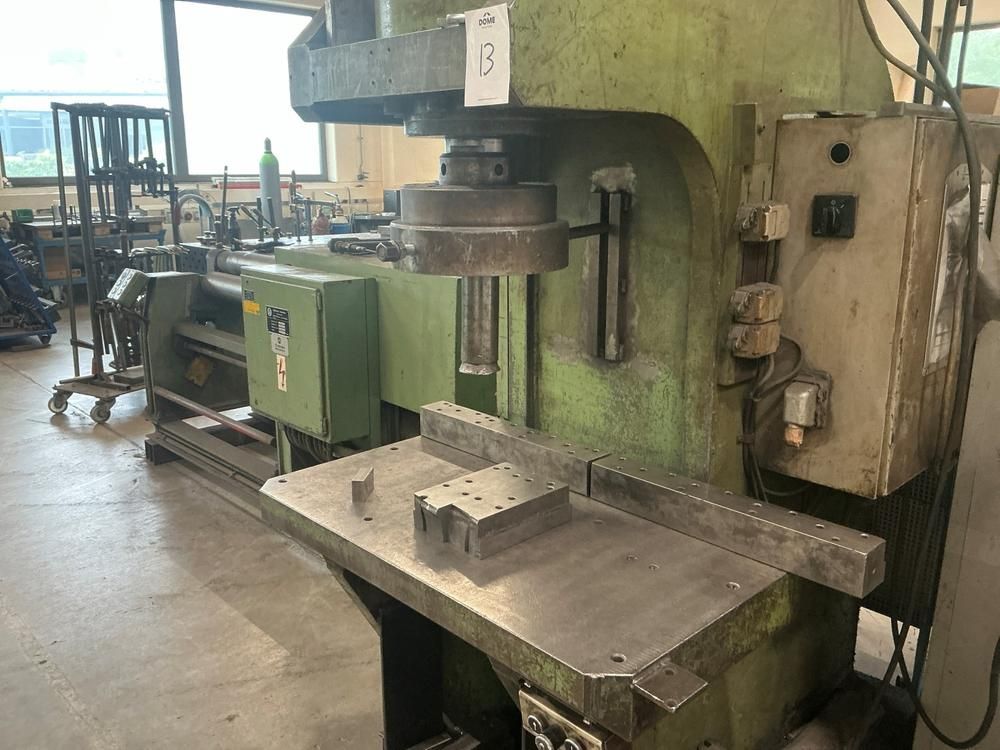 C-frame hydraulic press
