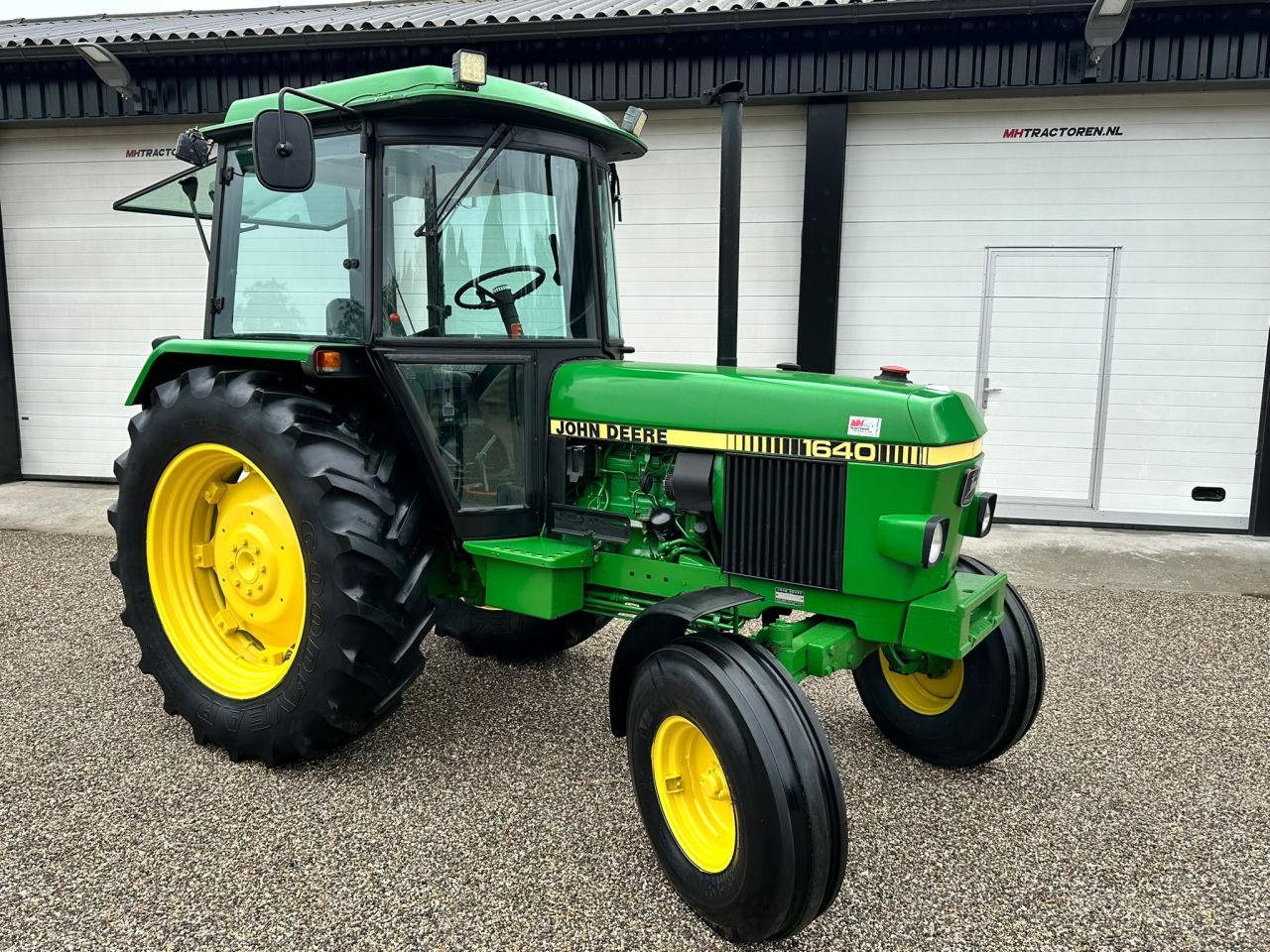 John Deere 1640