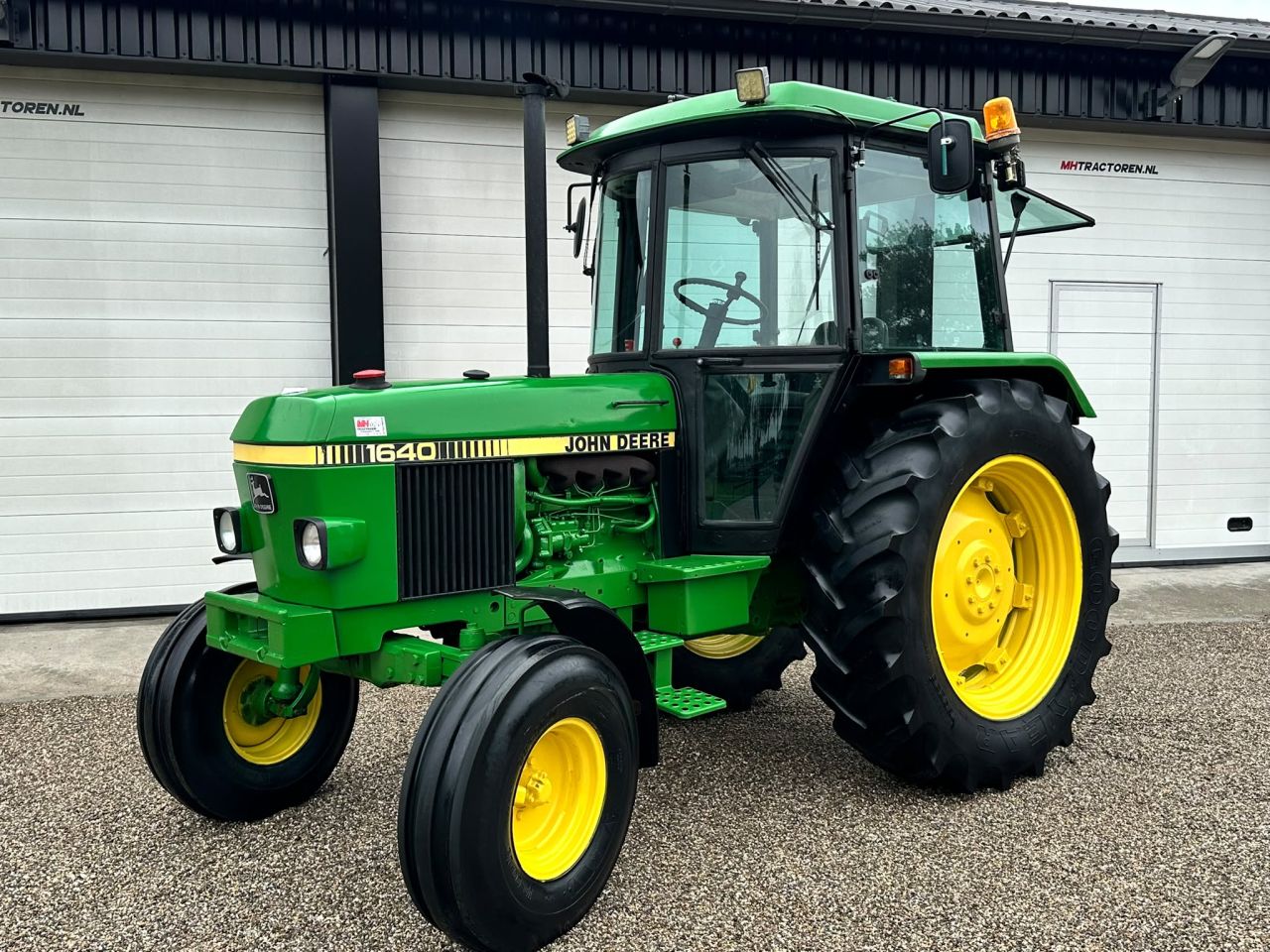 John Deere 1640
