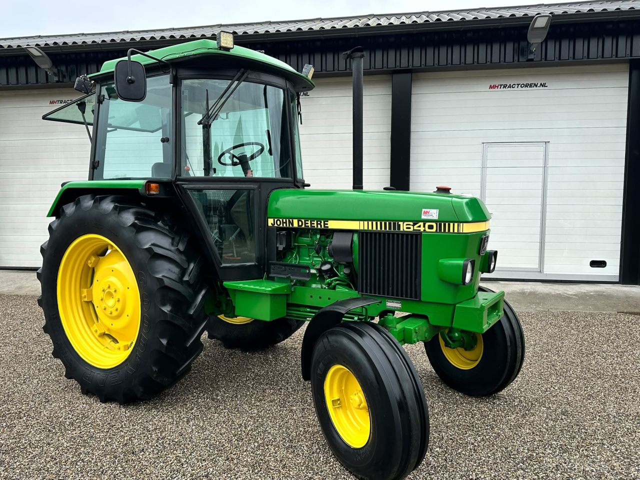 John Deere 1640