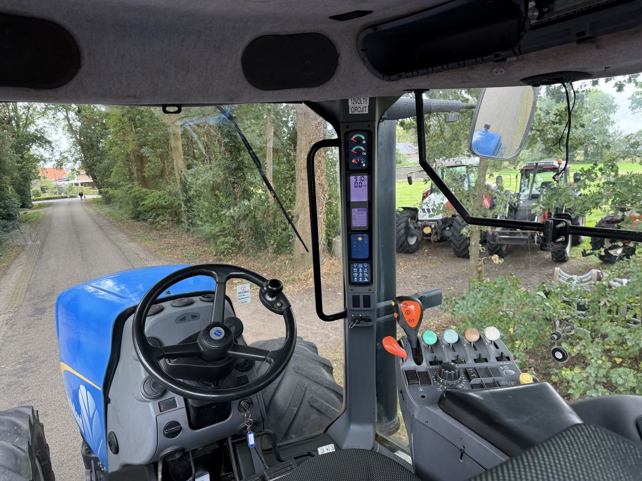 New Holland T8040