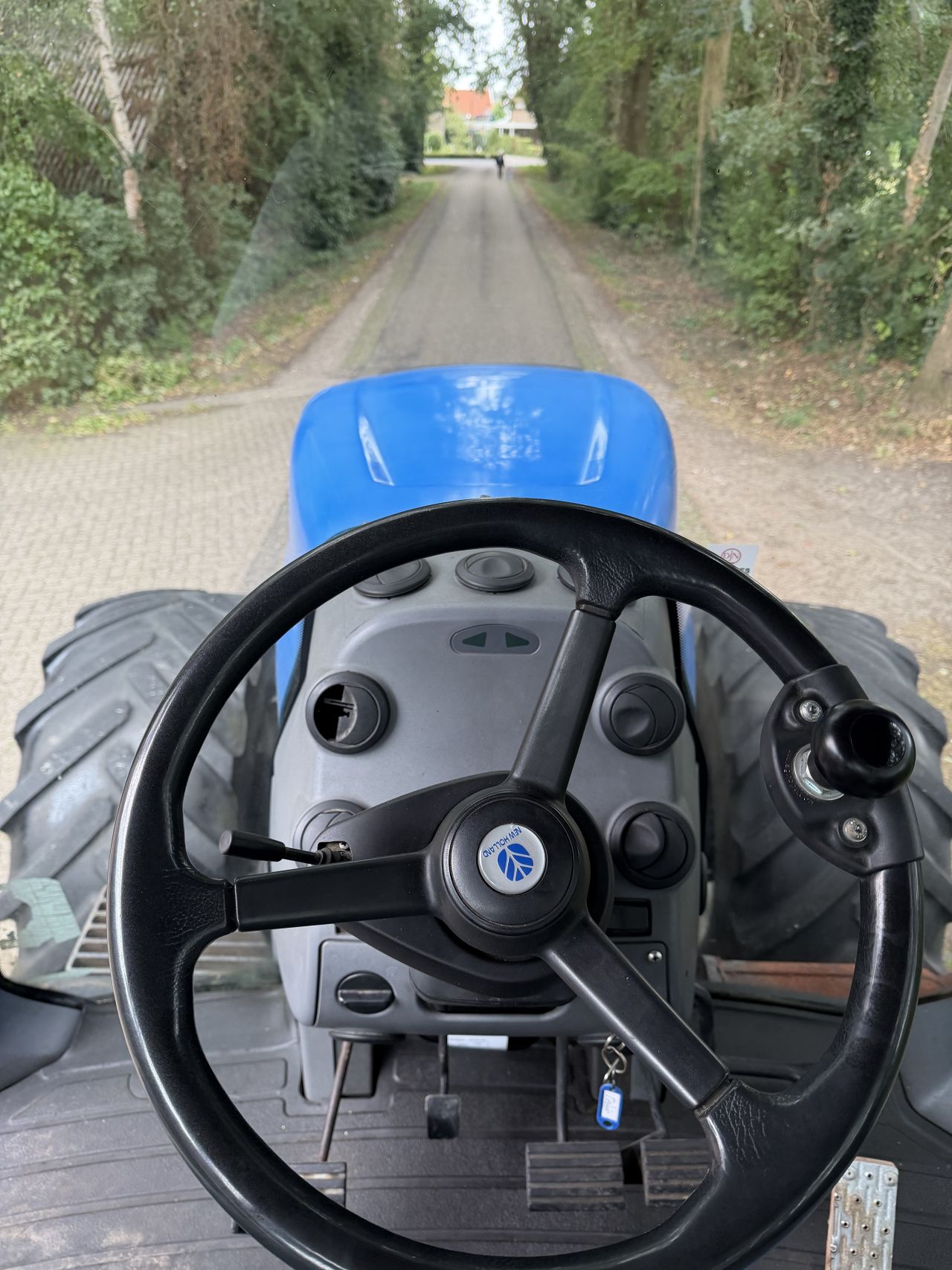 New Holland T8040