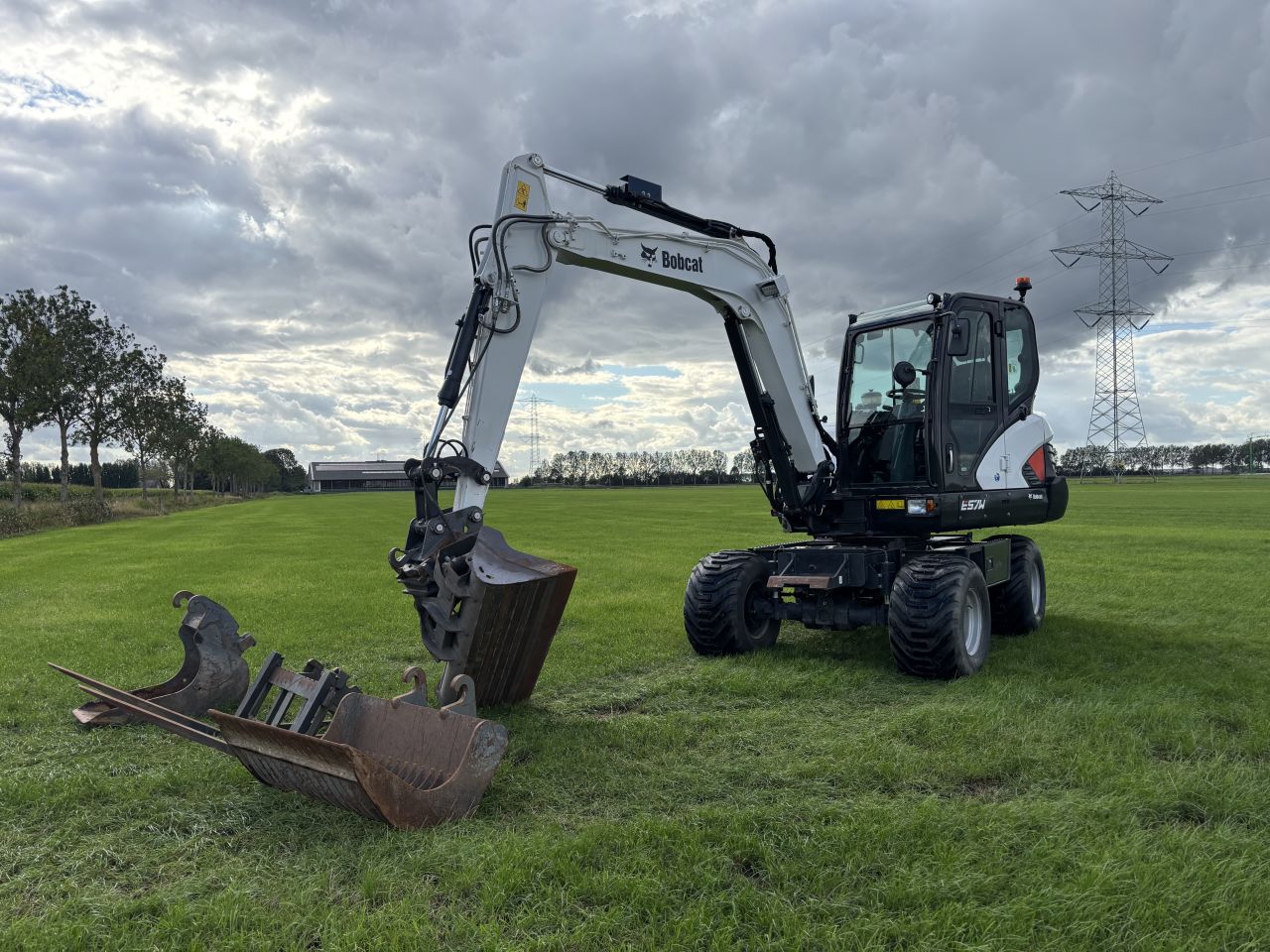 Bobcat E57W mobiele graafmachine doosan DX57W