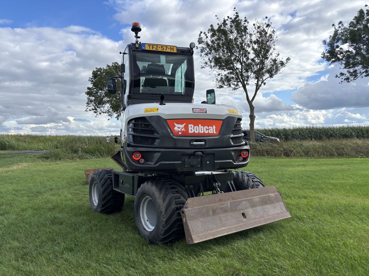 Bobcat E57W mobiele graafmachine doosan DX57W