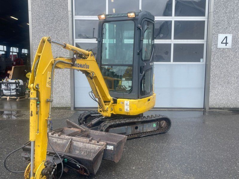 Komatsu PC16R-3HS Inkl. 2grave skovle og tilskovl.