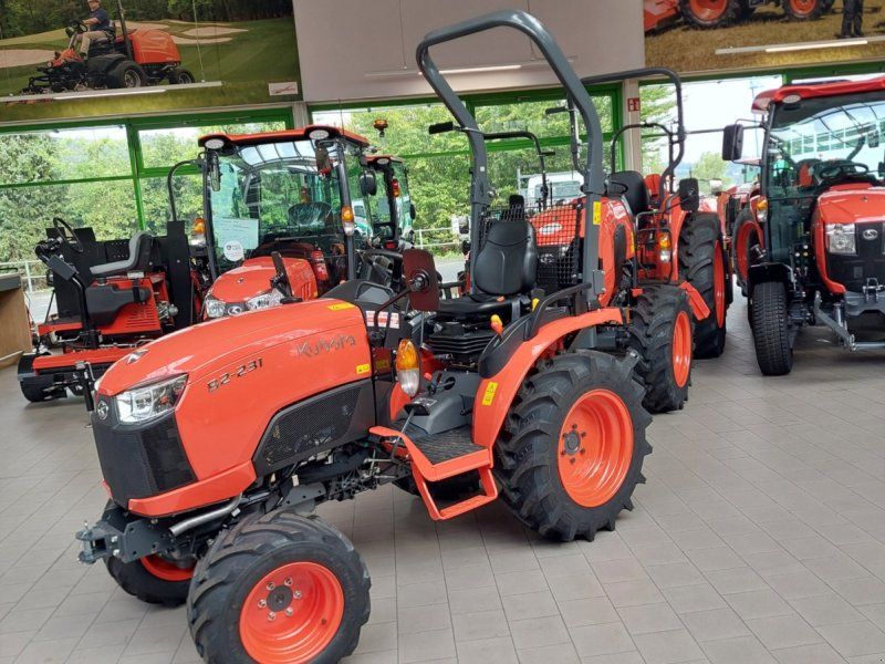 Kubota B2-231 ROPS