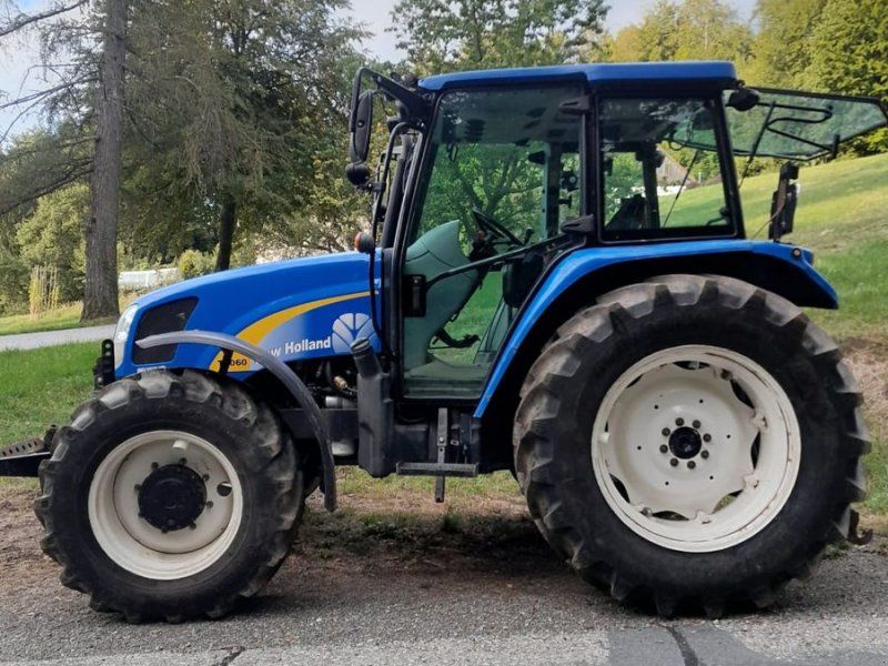 New Holland T5060