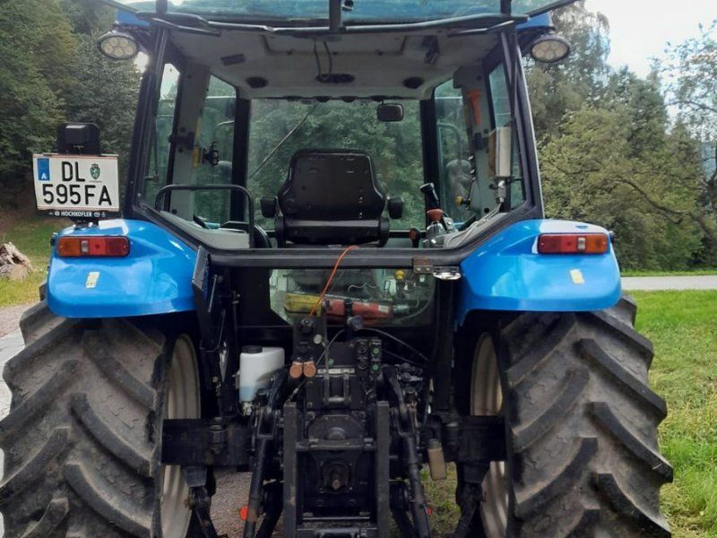 New Holland T5060