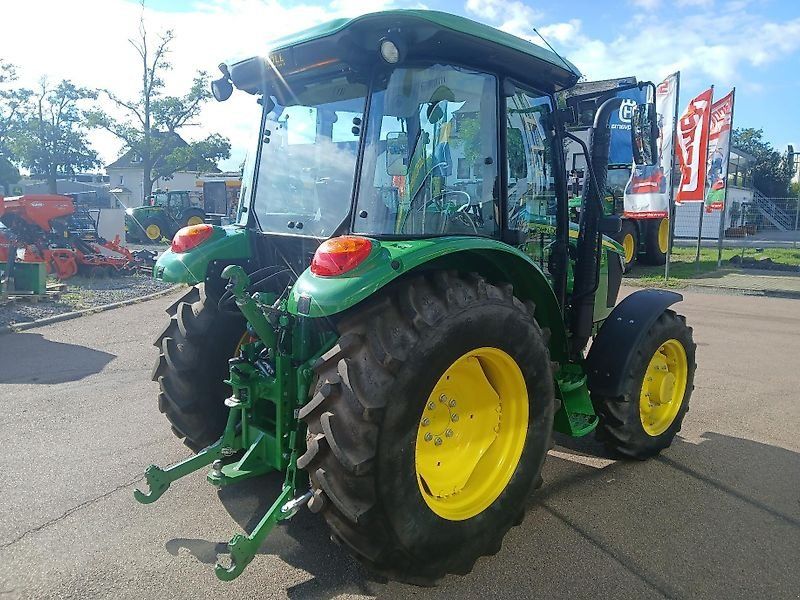 John Deere 5058 E