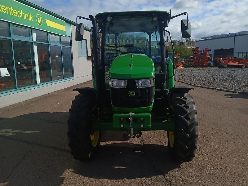 John Deere 5058 E